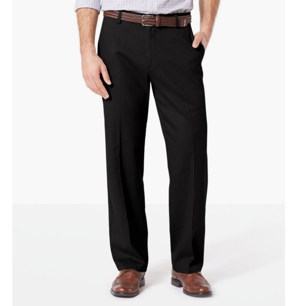 NWT Dockers Pleated Black Khaki Pants 32 32
